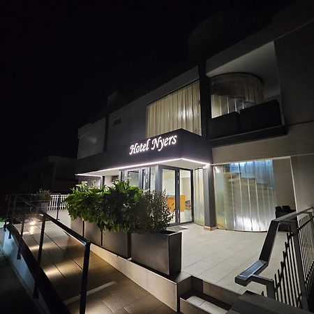 Albergo Nyers Perugia Exteriör bild