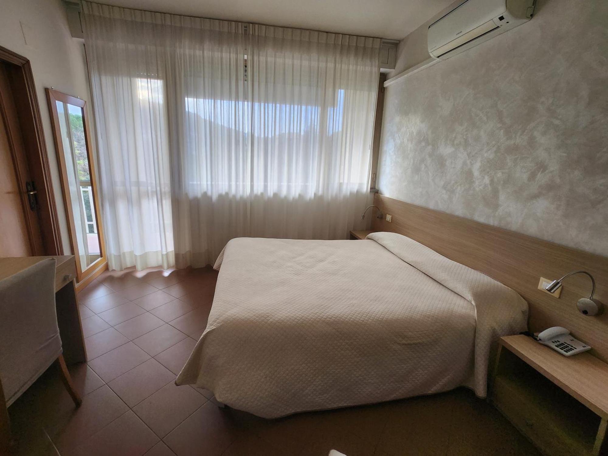 Albergo Nyers Perugia Exteriör bild