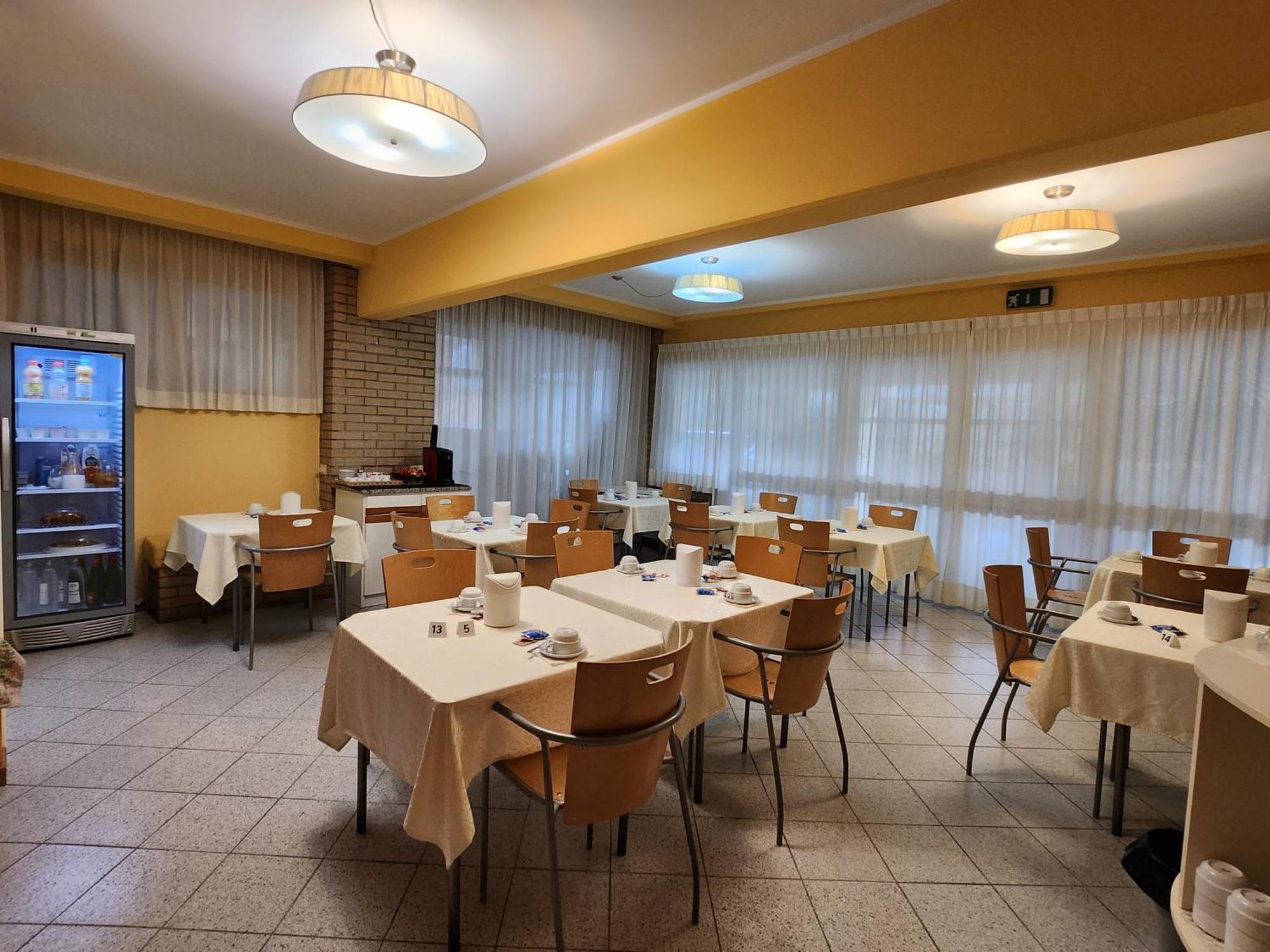 Albergo Nyers Perugia Exteriör bild