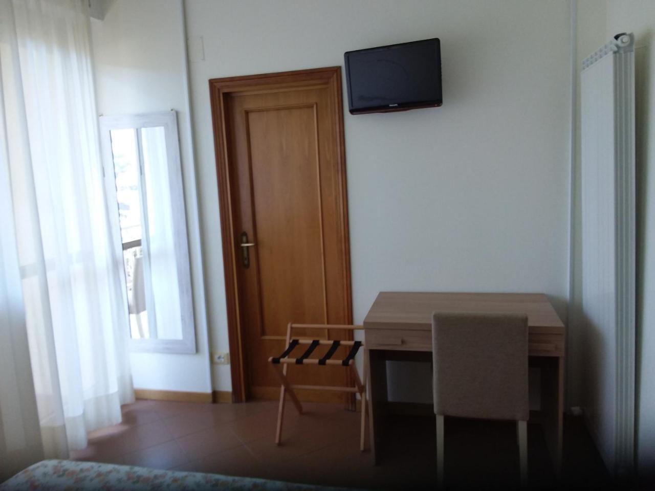 Albergo Nyers Perugia Exteriör bild