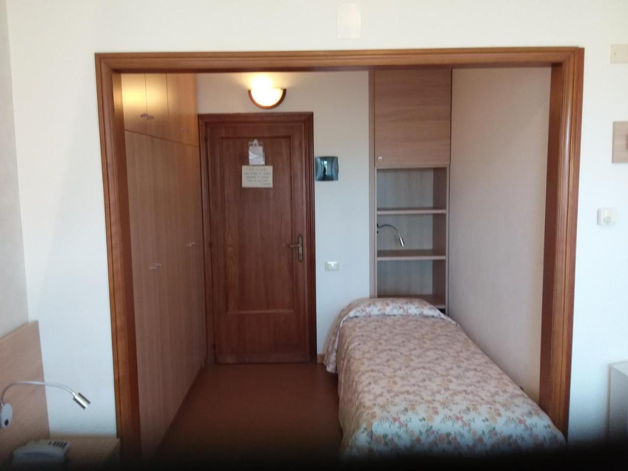 Albergo Nyers Perugia Exteriör bild