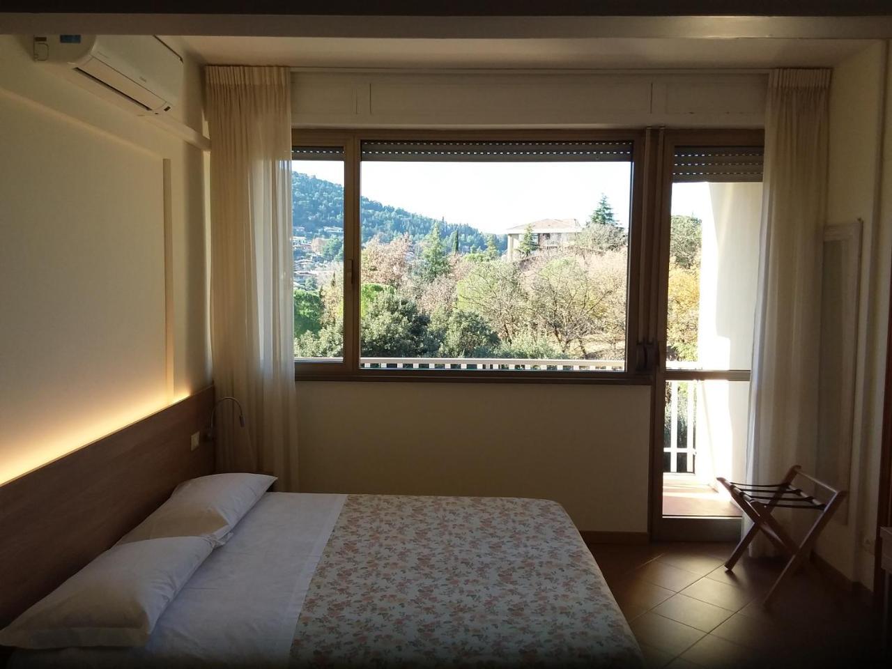 Albergo Nyers Perugia Exteriör bild